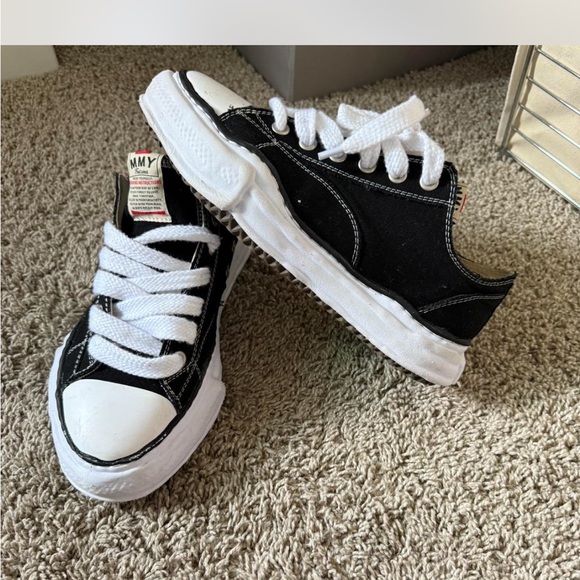 MMY Sneakers - Picture 2 of 5